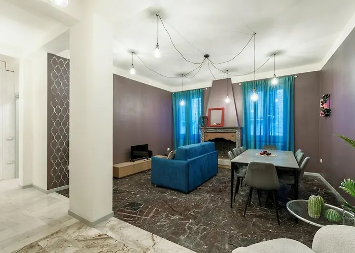 Host4u - Tresanda In Center